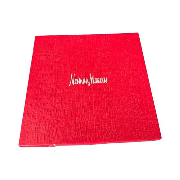 Neiman Marcus Christmas 2015 SNOWMAN Hand Painted Platter. - Picture 5 of 5